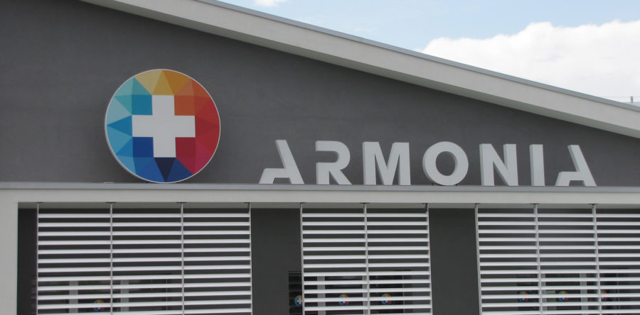 Lettere scatolate a luce riflessa