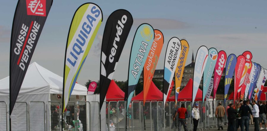 Espositori Bandiera a Goccia